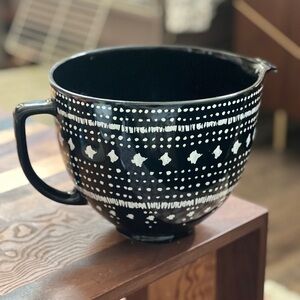 KitchenAid Tilt head Mixer Bowl - black & white modern pattern